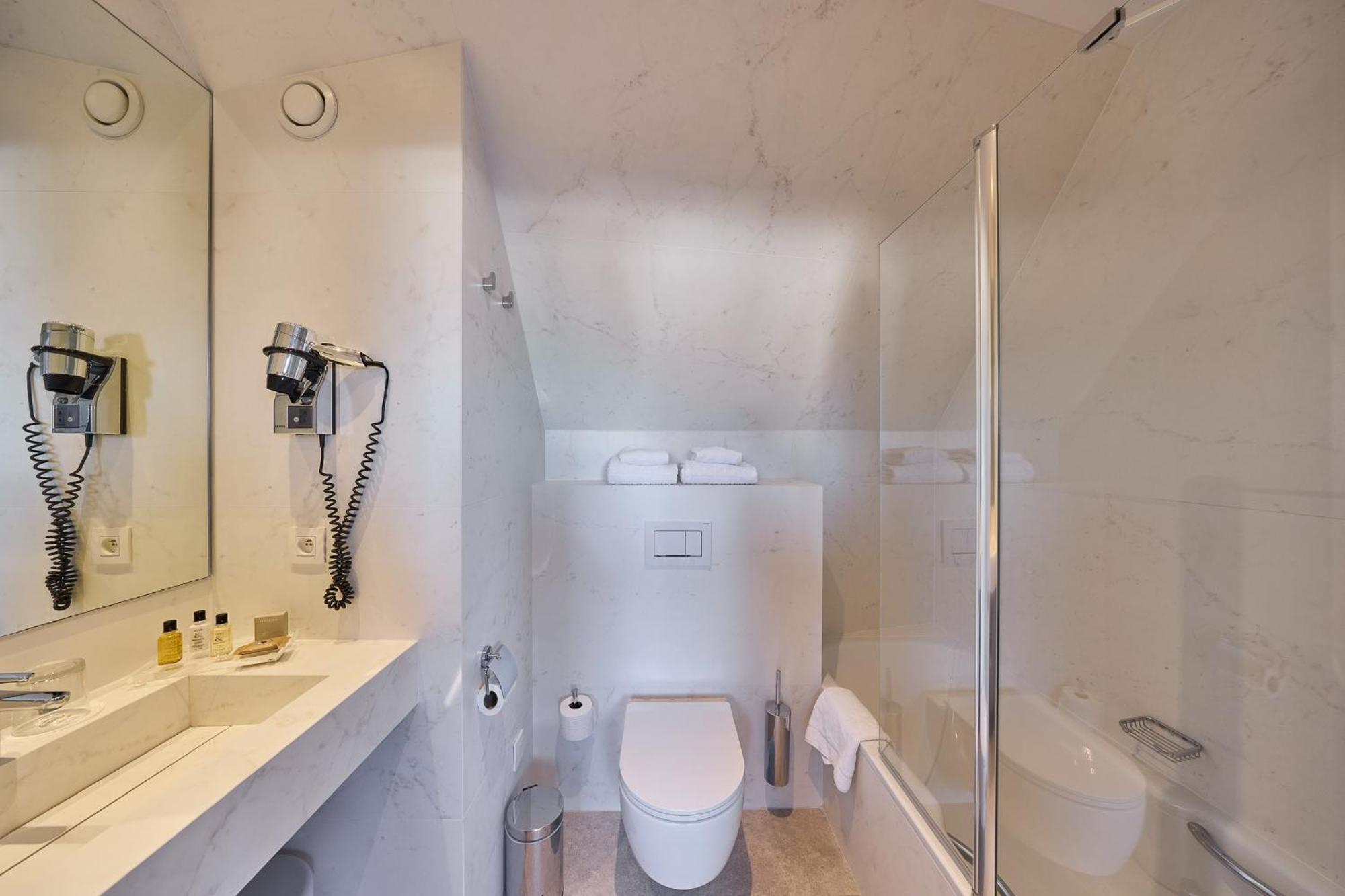 Superior Pent Room
